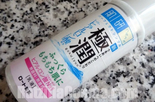 Review Hada-Labo Gokujyun Hyaluronic Acid Milk closeup
